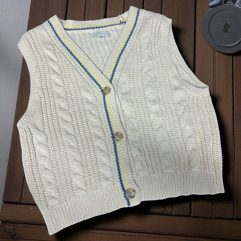 American Eagle Cable Knit Cardigan Sweater Vest Large Cream V Neck Button Preppy